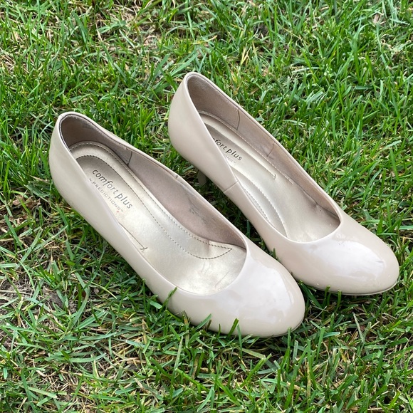 🟢5/$25 Predictions Shoes, Leather, Tan, 3” heel - Picture 2 of 8